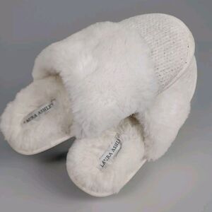 Laura Ashley Womens Medium 6.5-7.5 White Slip On Slippers Sparkle Knit F…